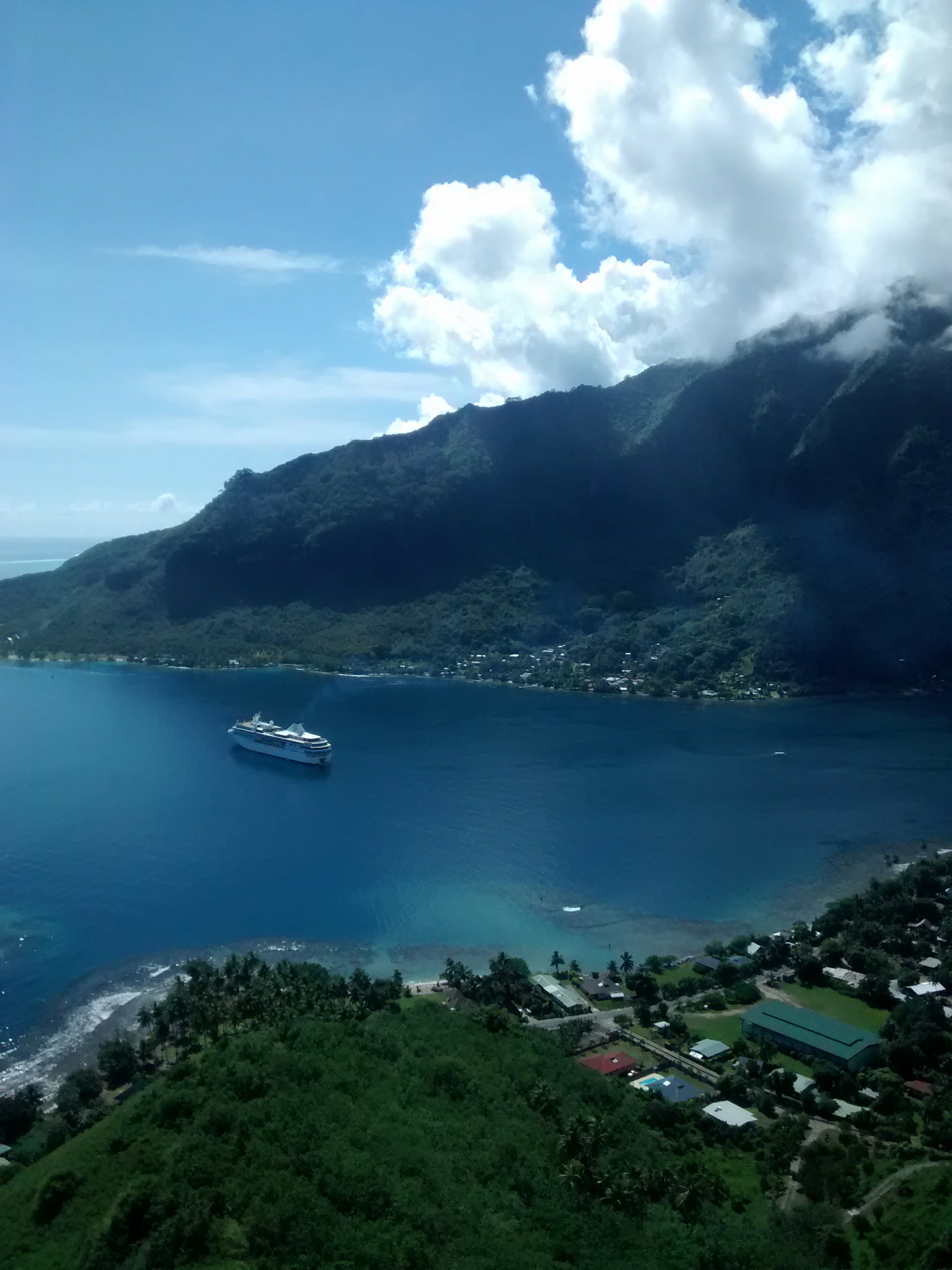 MDC 5 Reasons to Visit Moorea