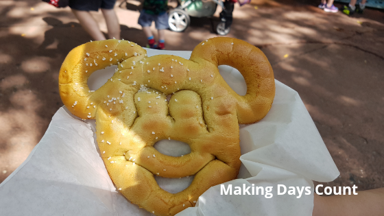 Mickey Pretzel 